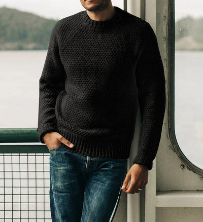 Winterlicher Herrenpullover mit Rundhals und Strickstruktur