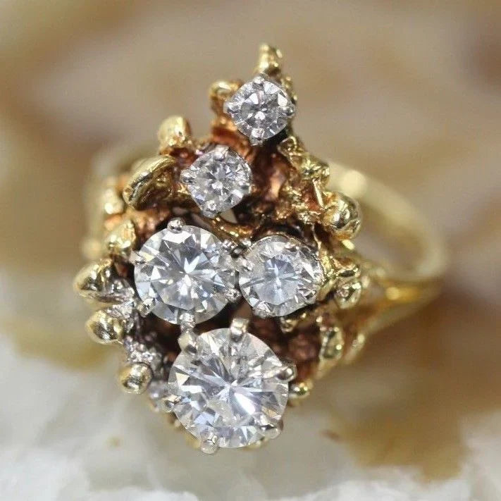 Exquisiter Vintage-Ring aus glänzendem Gold