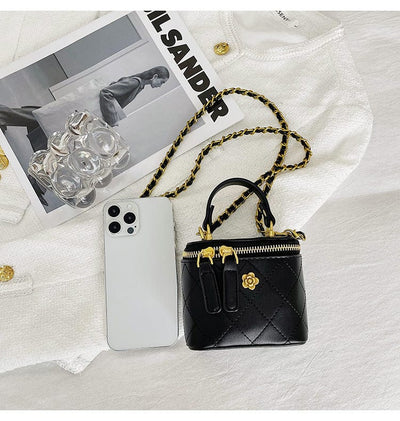 DORI - Mini-Schultertasche in Beutelform