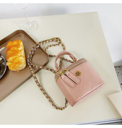 DORI - Mini-Schultertasche in Beutelform