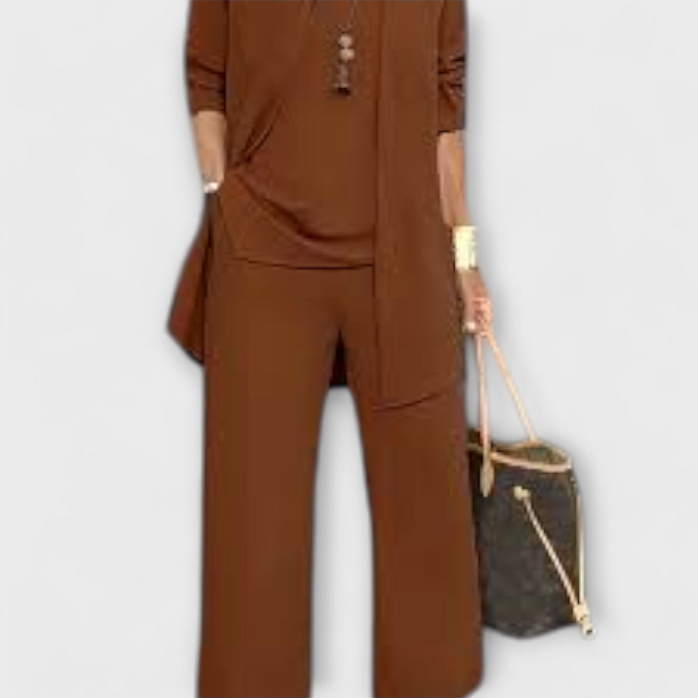 Lora – Dreiteiliger Set-Look mit weicher Strickjacke