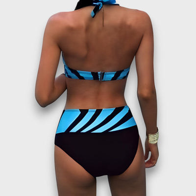 Calysa – Bikini mit grafischem Print und Wickeloptik