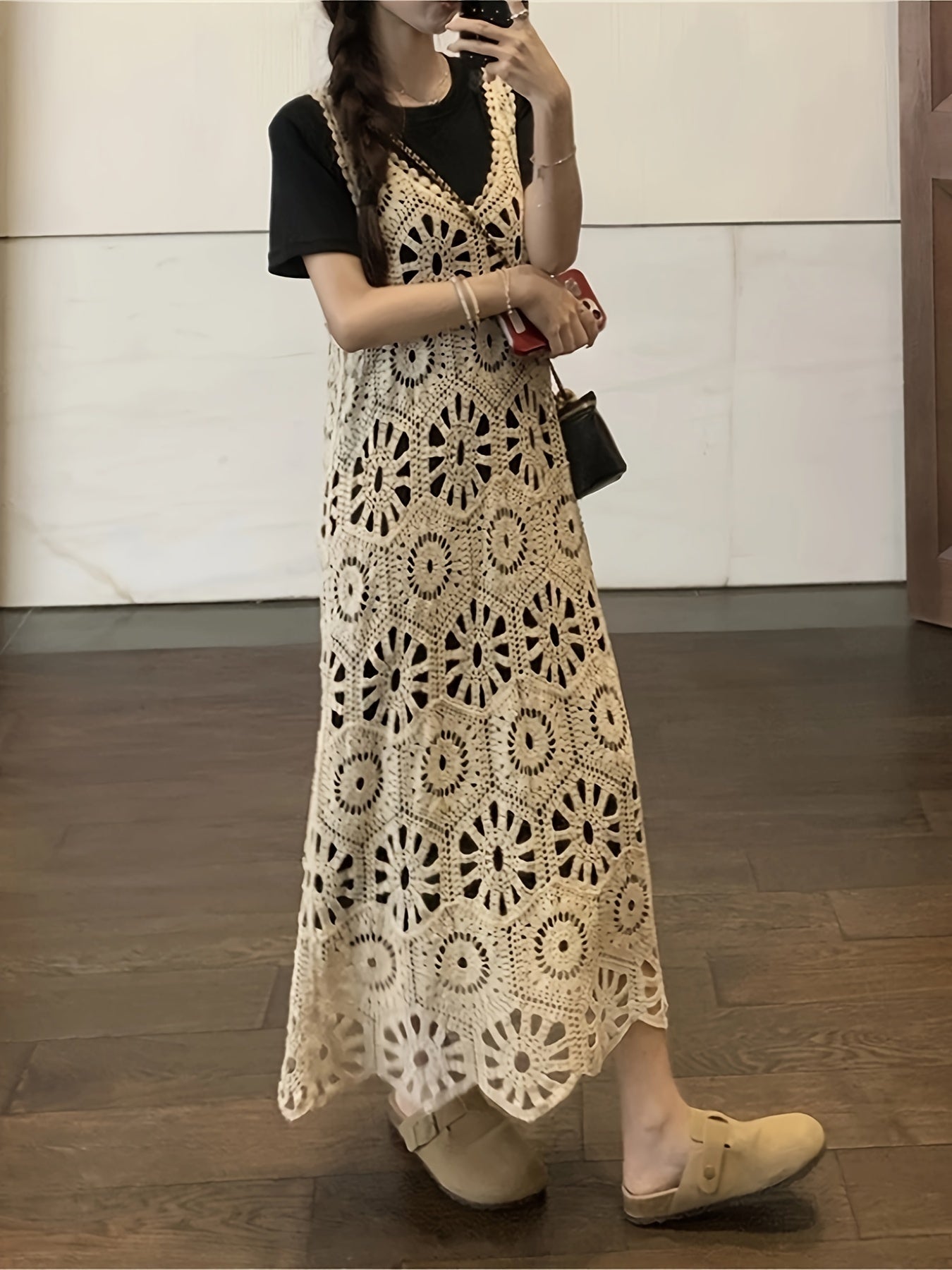 Boho-Chic Sommerkleid – Häkelstrick Strandkleid mit V-Ausschnitt, Durchbrochenes Design