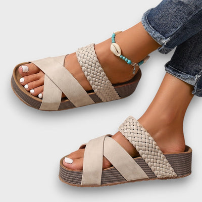 Malika – Sommerliche Komfort-Sandalen mit geflochtenem Akzent