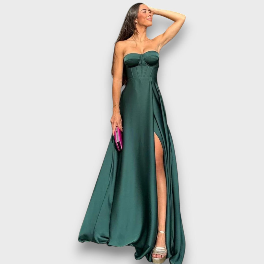 Victoria – Langes Kleid mit Rückenschnürung und Schlitz