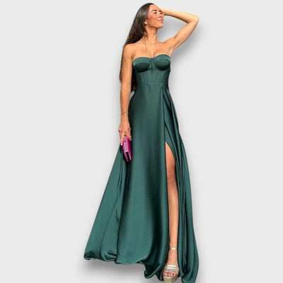 Victoria – Langes Kleid mit Rückenschnürung und Schlitz