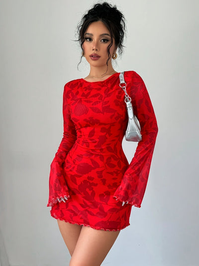 Rotes Blumen-Minikleid – Rückenfrei, V-Ausschnitt, Bindeärmel, elegant & sexy