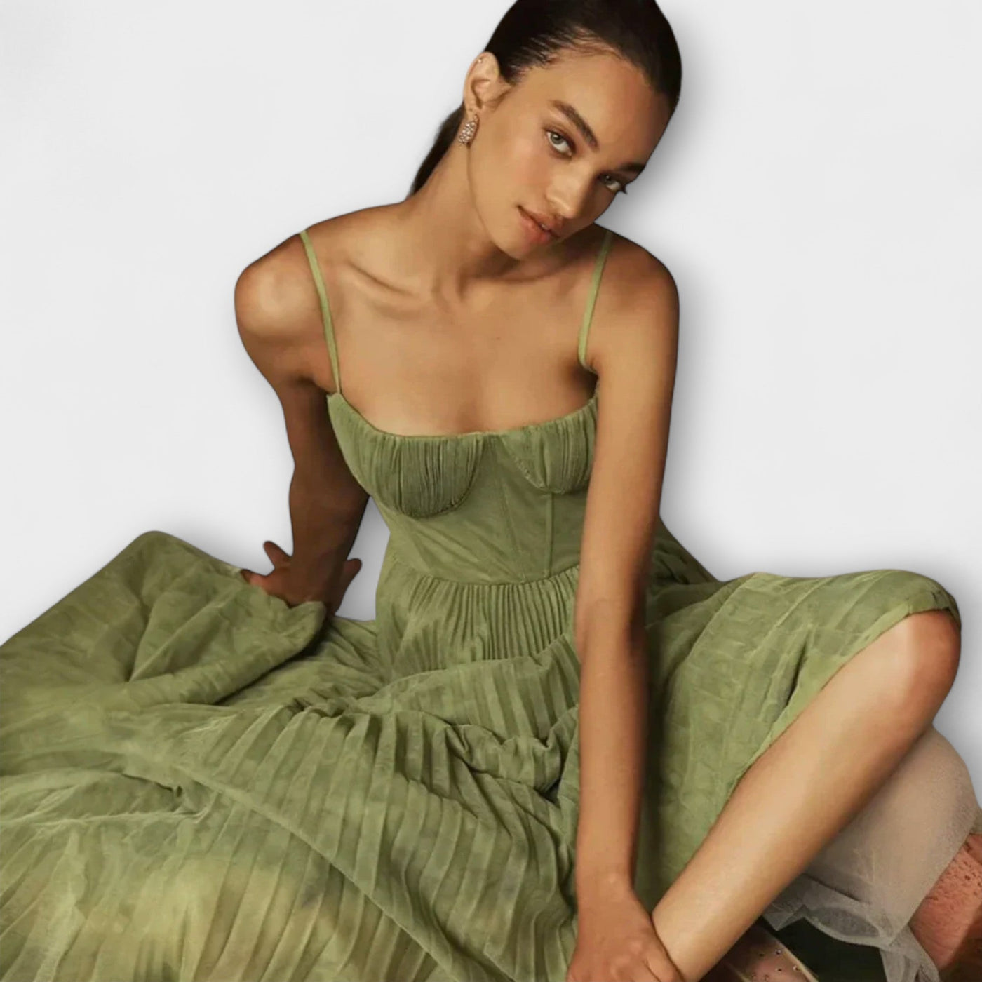 Elivera – Plissiertes Midikleid mit femininer Note