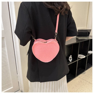 GIA - Umhängetasche mit Herzdesign