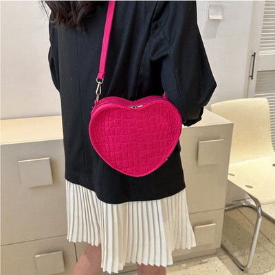 GIA - Umhängetasche mit Herzdesign