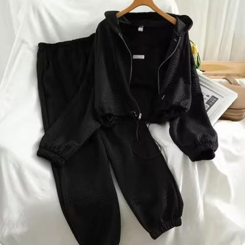 GIGI - Kapuzenmantel und lange Hose Set