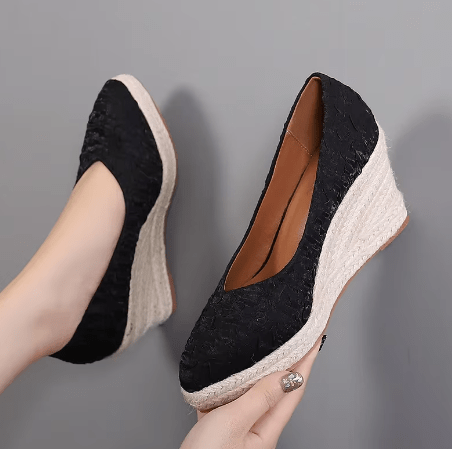 GUADA - Spitzes, flaches Wedge-Heel 2024