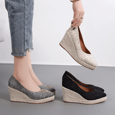 GUADA - Spitzes, flaches Wedge-Heel 2024