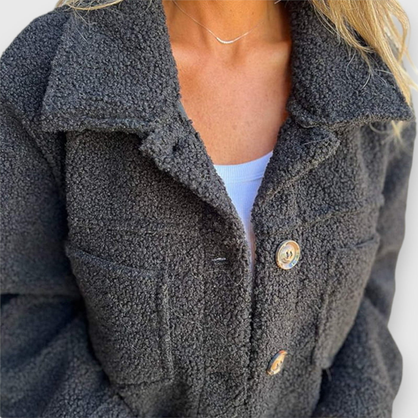 Delya – Elegante Hemdjacke für den Frühling