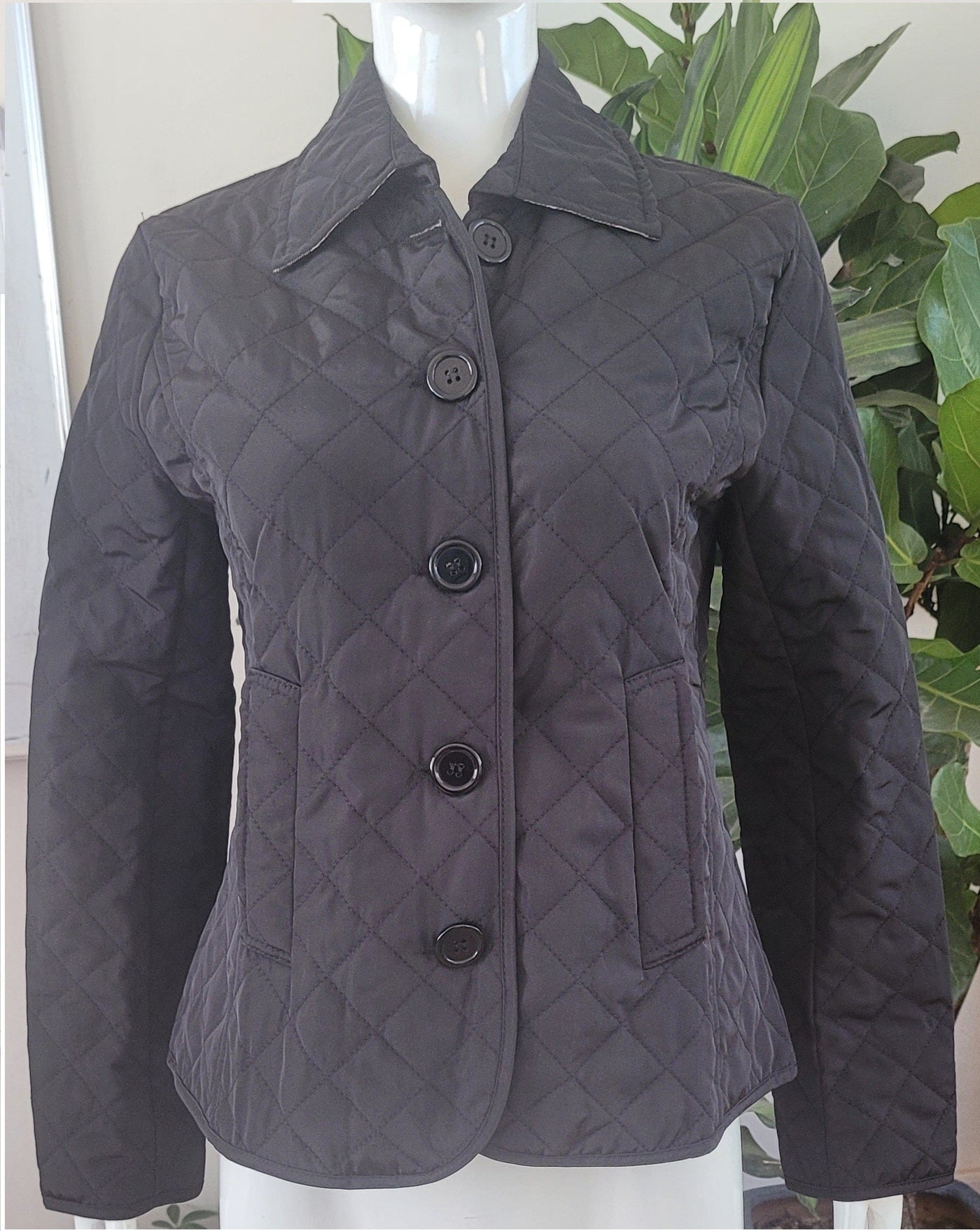 JAYA - Schlanke einreihige Jacke