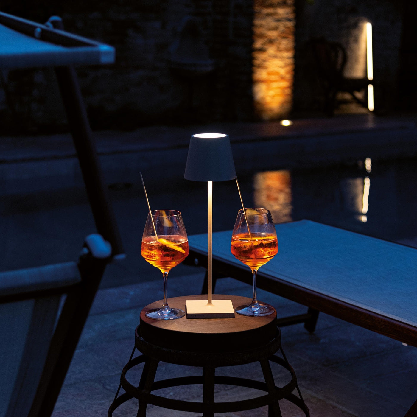 Verstellbare hohe Tischlampe für stilvolle Beleuchtung