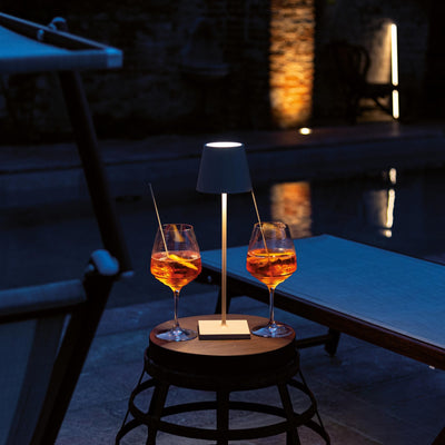 Verstellbare hohe Tischlampe für stilvolle Beleuchtung