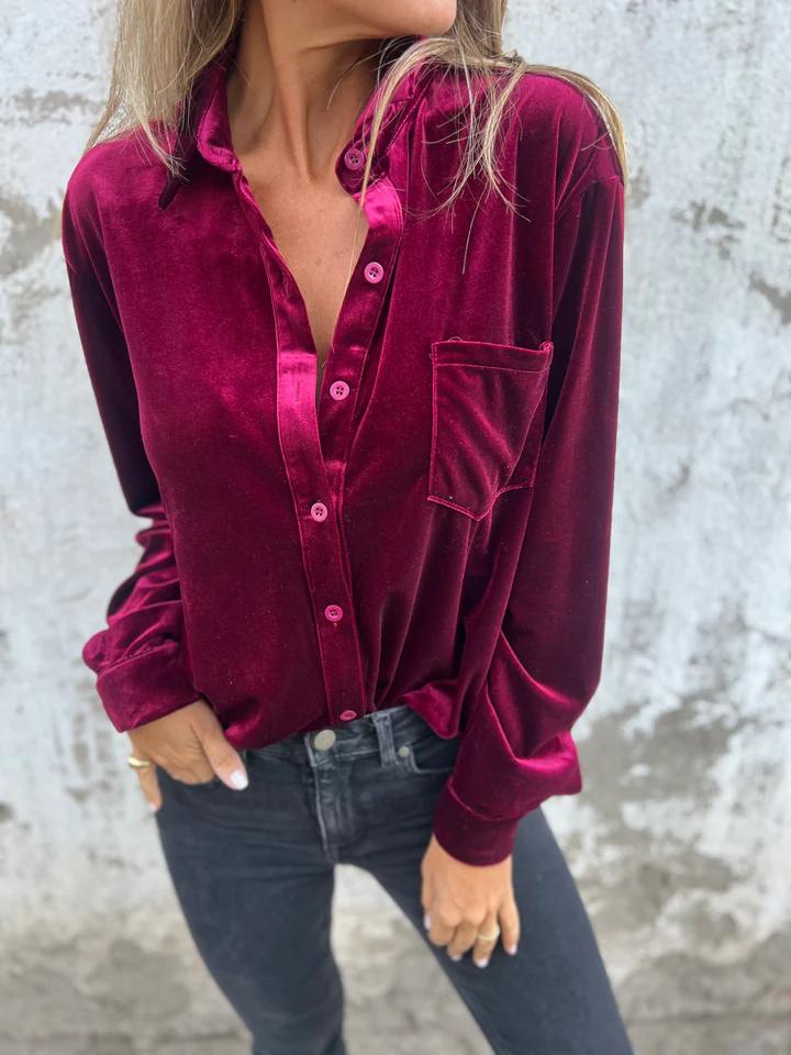Estelle Velvet Button-Up Bluse mit glänzendem Finish und Struktur