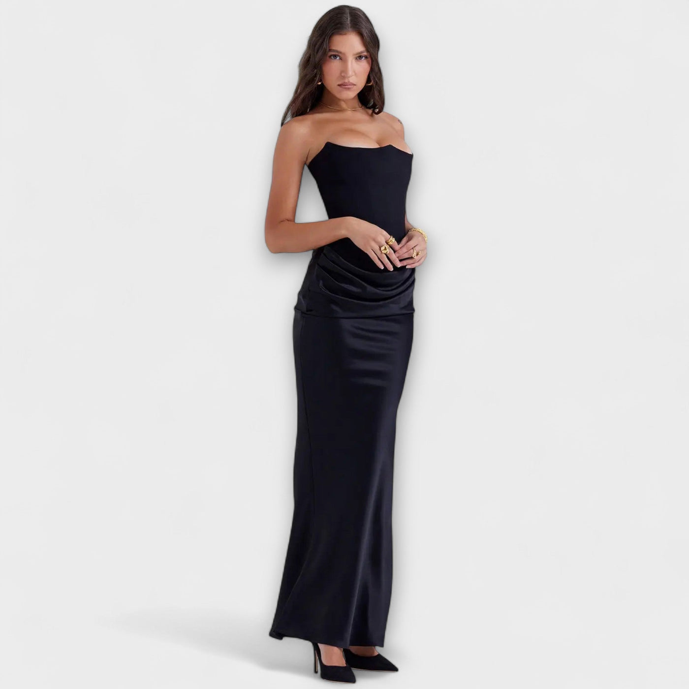 Marielle – Schulterfreies Satin-Maxikleid