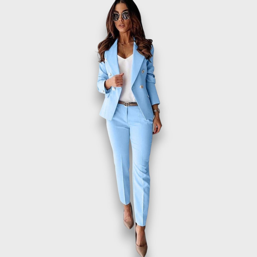 Laurea – Blauer Anzug mit femininer Linie