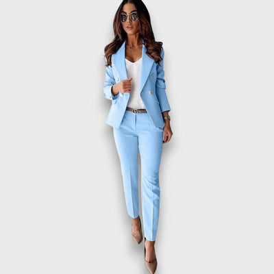 Laurea – Blauer Anzug mit femininer Linie