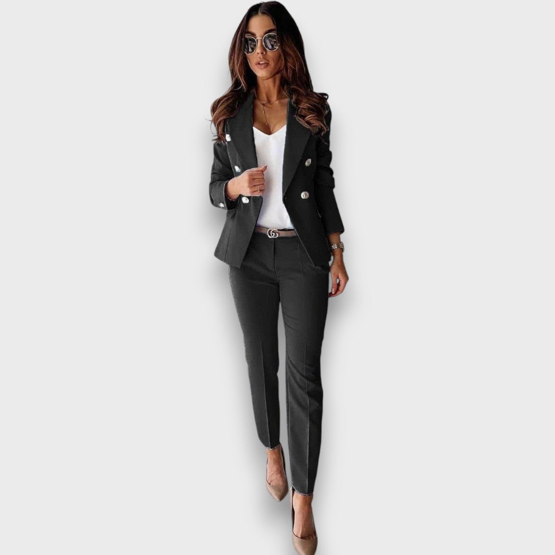 Laurea – Blauer Anzug mit femininer Linie