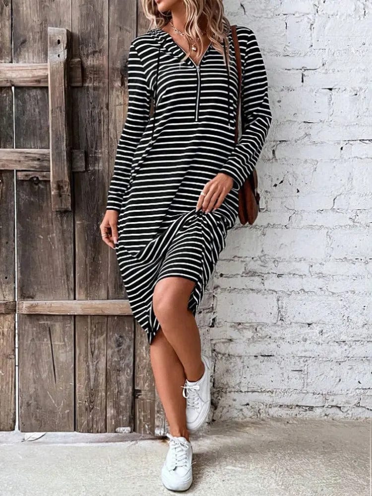 RACHELLE - Langes gestreiftes Kapuzenkleid mit Tasche