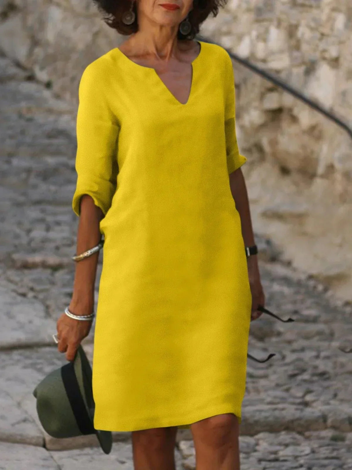 Saoirse™ - Elegantes V-Ausschnitt Kleid mit schmeichelhaftem Schnitt und fließendem Stoff zur Bauchverdeckung