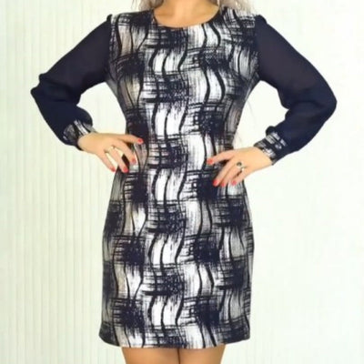 Elegantes Kleid mit langen Ärmeln und Rundhals