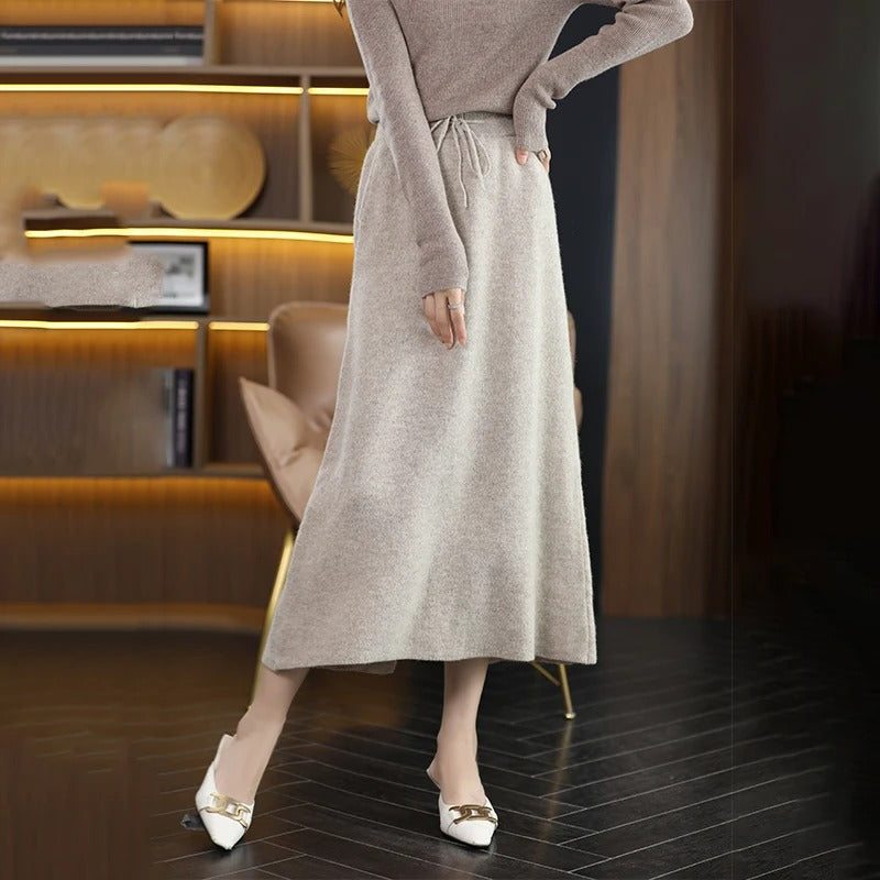 Bernadette - Winterrock aus Wolle in schmaler Passform