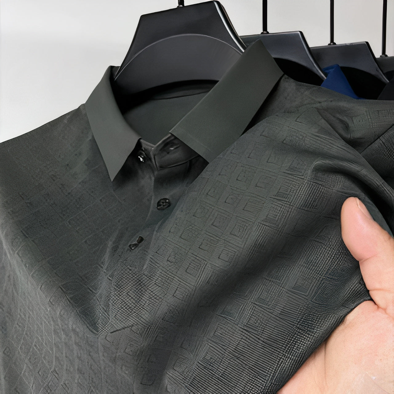 Zeitloses Seidenpoloshirt für den Sommer - Arnolds